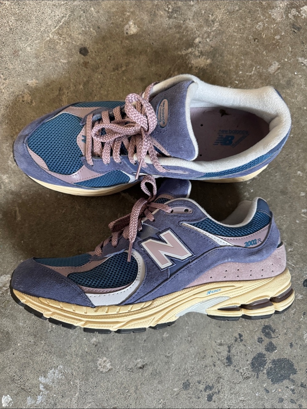 New Balance 2002R Sneakers